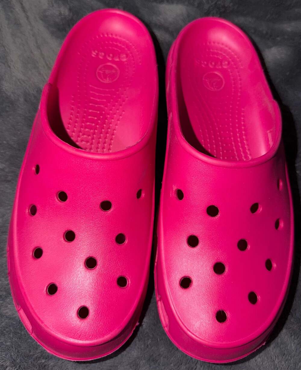 NWOT Crocs Women's Freesail Clog Hot Pink Slip-On Mule SZ 9